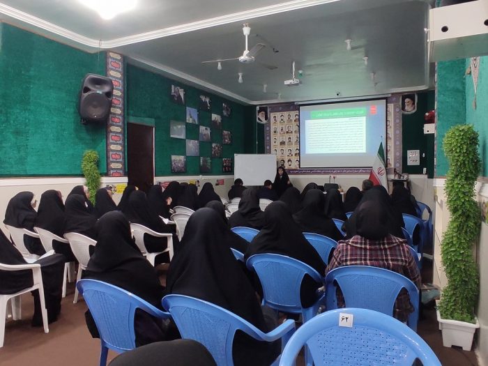 گزارش تصویری برگزاری دومین جلسه کارگاه “تربیت مربی مهارت‌های سبک زندگی خانوادگی” در بم (1)