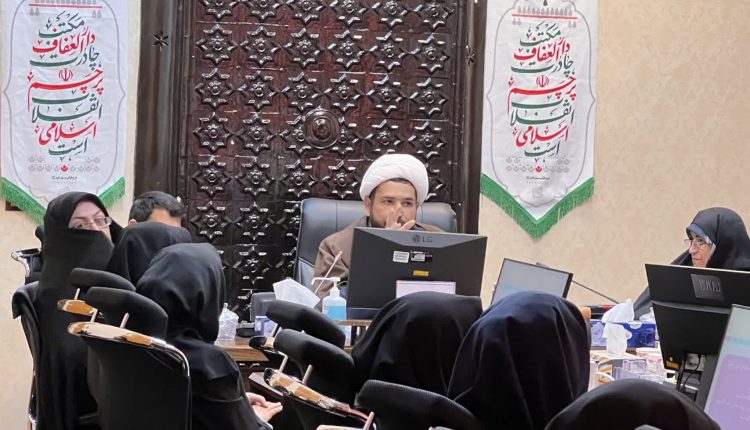 کارگاه "تربیت مربی مهارت‌های سبک زندگی خانوادگی" در شهرداری کرمانشاه