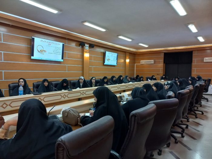 کارگاه “آشنایی و مقابله با آسیب‌های خانواده با محوریت طلاق و خیانت” در کرمانشاه