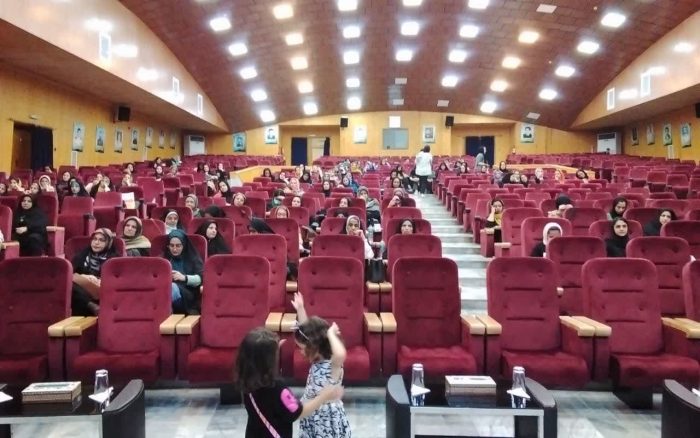کارگاه‌های مهارت‌های سبک زندگی خانوادگی در دانشگاه علوم دریایی امام خمینی(ره) نوشهر