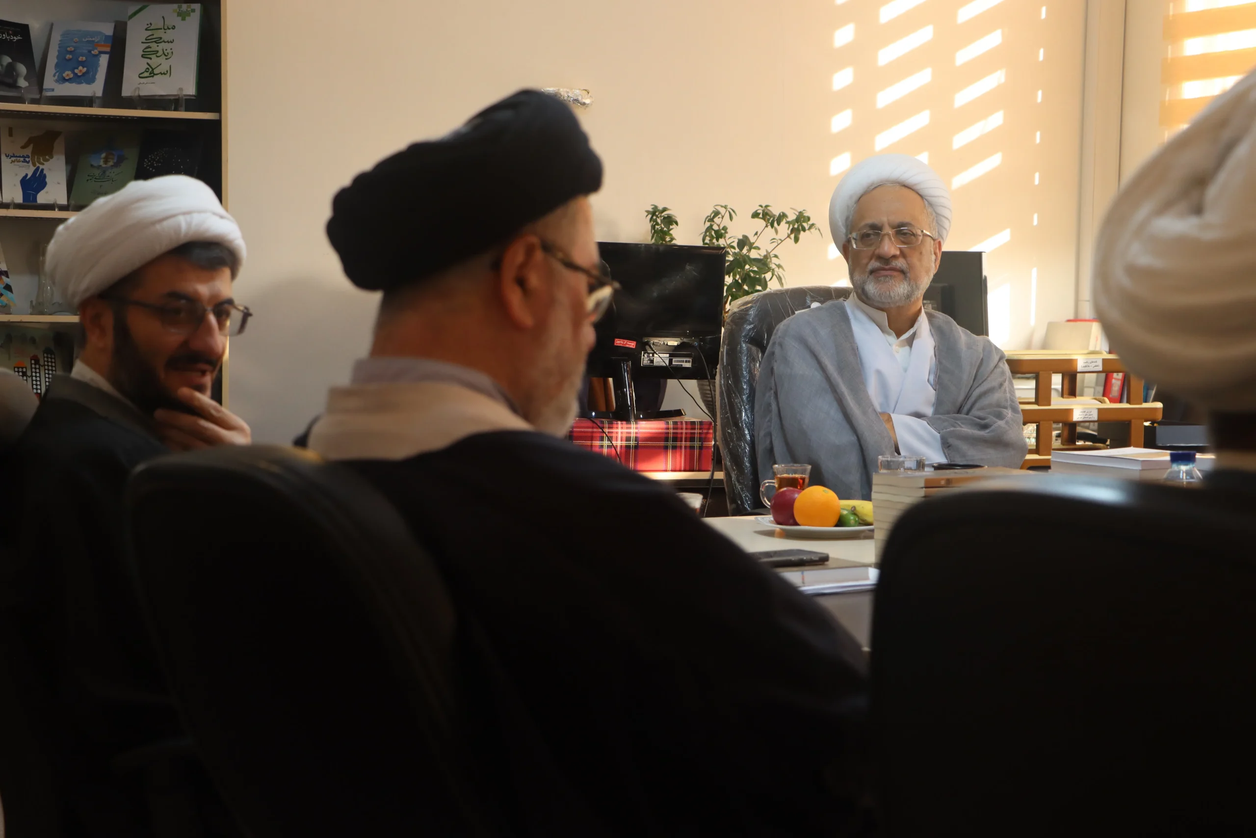 جلسه دکتر فعالی با معاون پژوهش حوزههای علمیه در موسسه فرهنگی هنری سبک زندگی آل یاسین